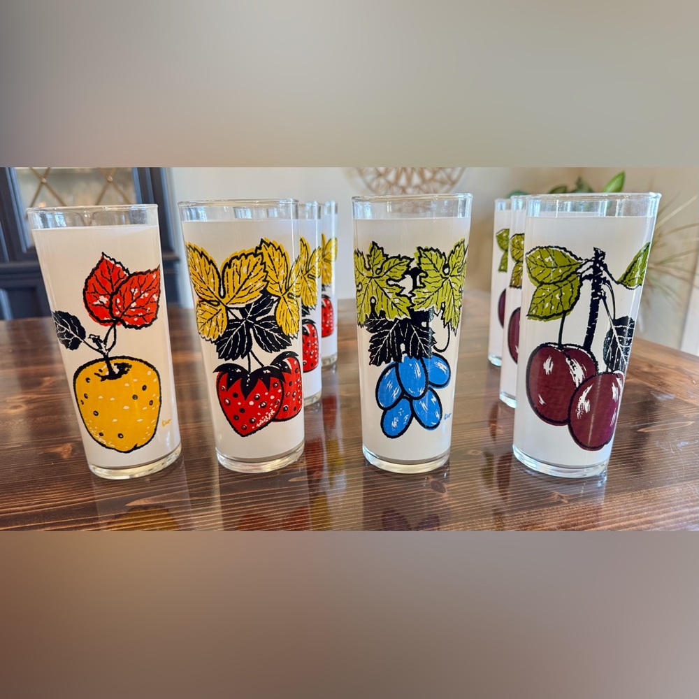 Vintage 1950’s MCM Colorful Fruit Design Set of 8 Glasses by L. Elliott
